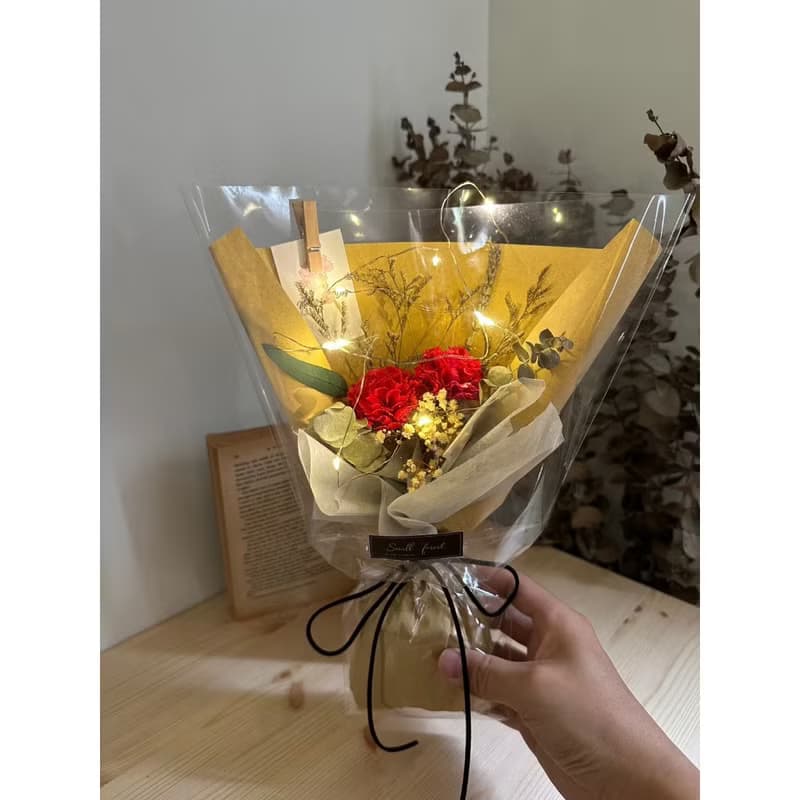 向日葵 木棉花 松果 康乃馨 花束 乾燥花 生日禮物 畢業花束 情人