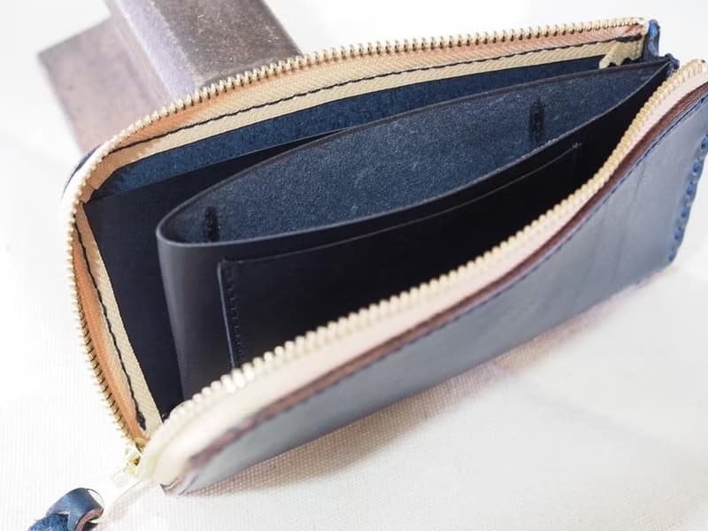 L字ファスナーの長財布 / ネイビー