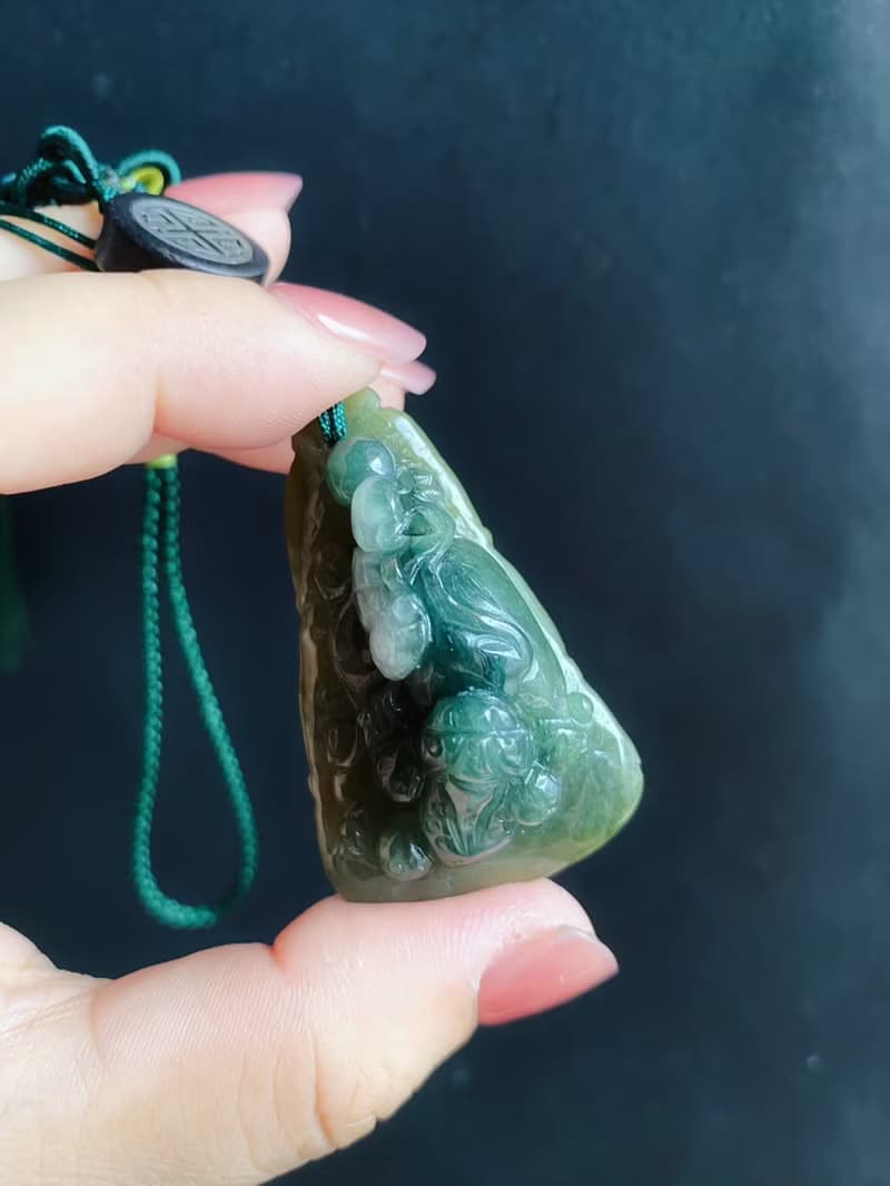 天然緬甸玉 翡翠 翹色巧雕 油青 如意 三腳金蟾 招財進寶 包掛
