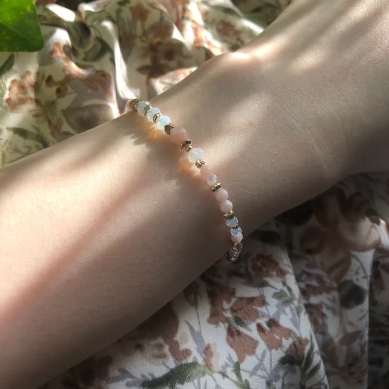 【十月生日石】珠寶盒裡的馬林糖 | 蛋白石手鍊 長度可調