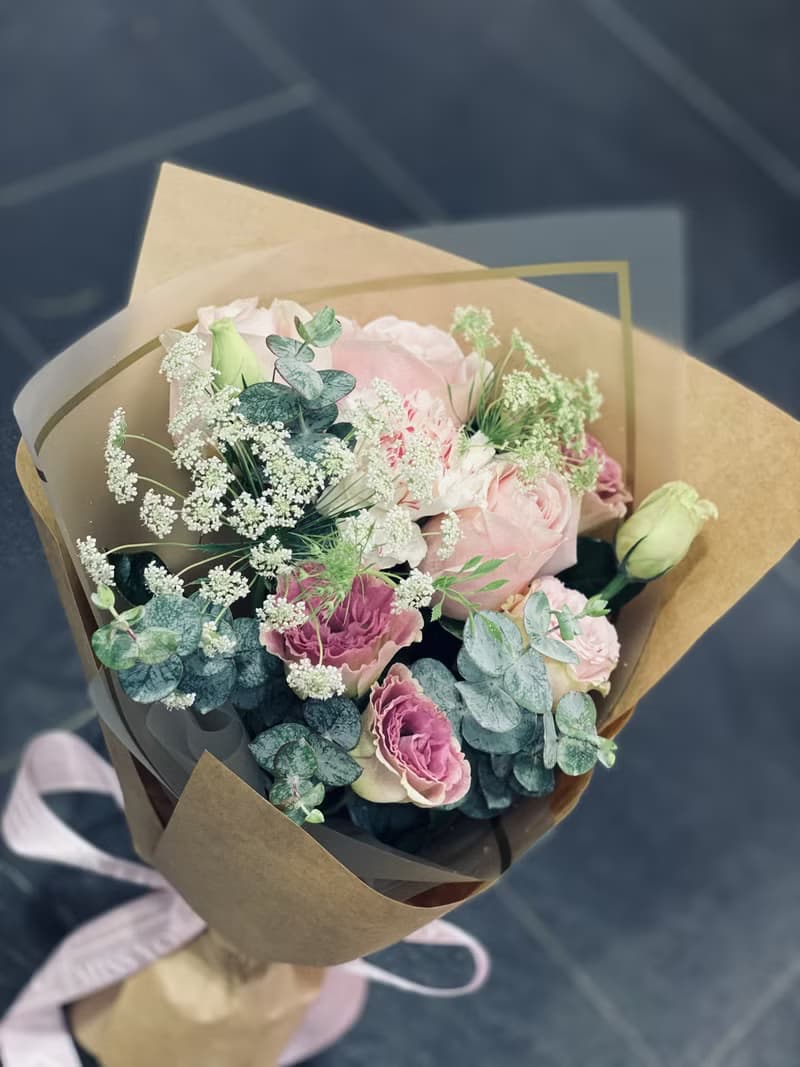 簡約自然主義鮮花花束  畢業 生日首選  台北可自取