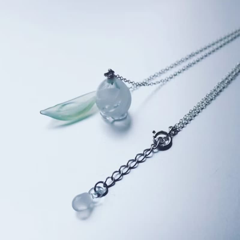 Suzuran Necklace white /SV