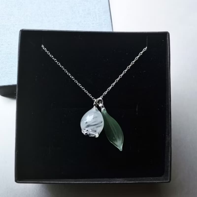 Suzuran Necklace white /SV