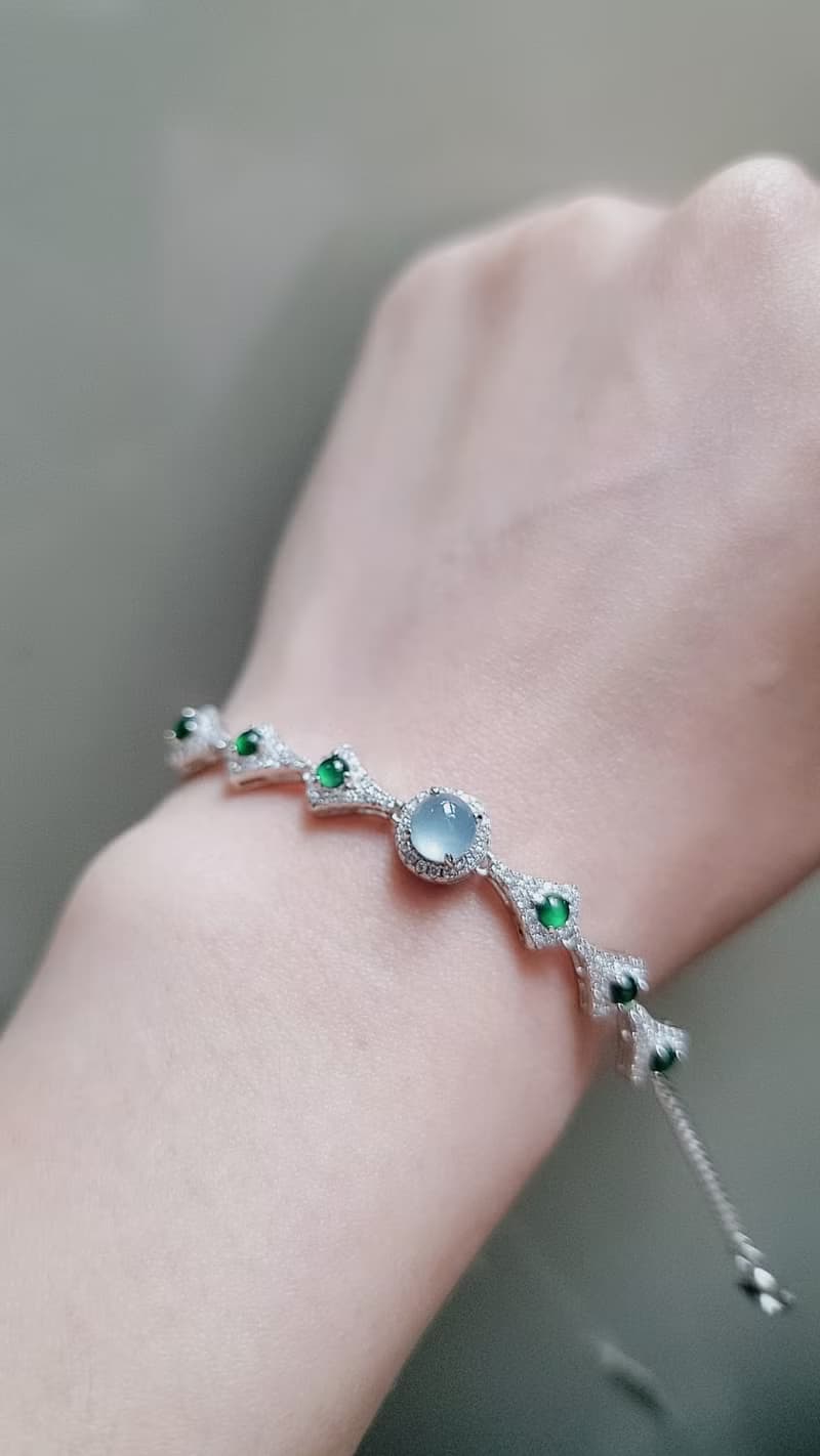 |財富女神|A貨翡翠冰玻淡藍膠飽滿蛋面5.7mm純銀鍍18k設計款手鏈