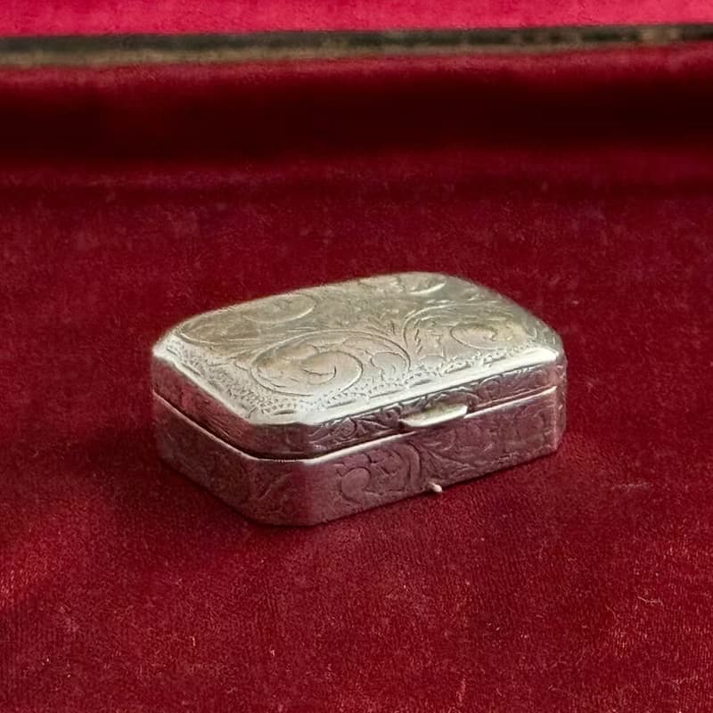 50422-典雅古董純銀盒