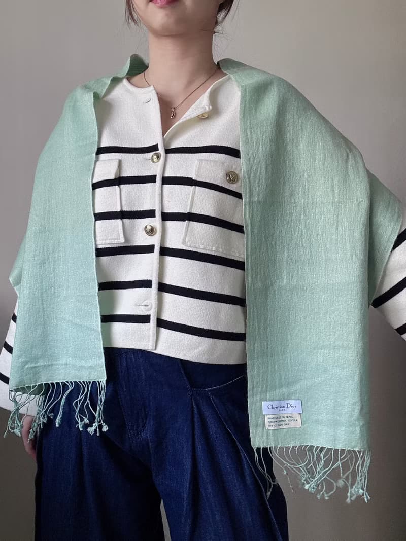 中古正品 Christian Dior 迪奧 淡綠色 羊絨披肩圍巾 cashmere