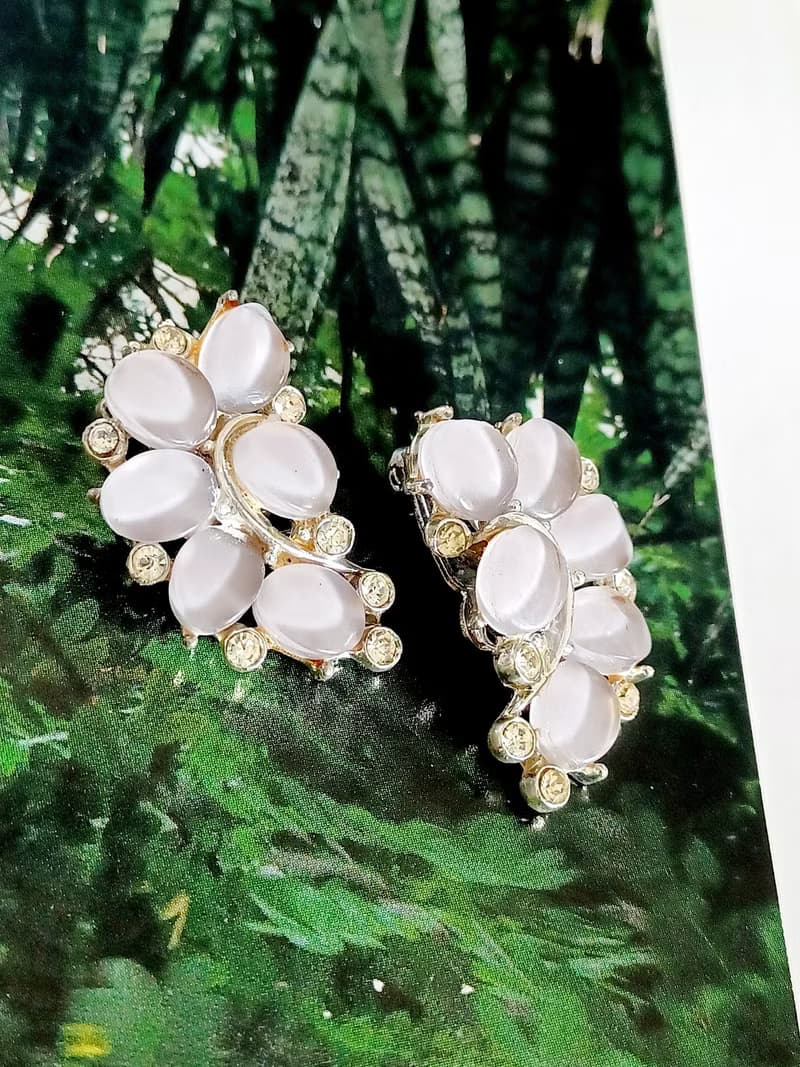 vintage jewelry  典雅葡萄色通透塑料枝葉造型 夾式耳環