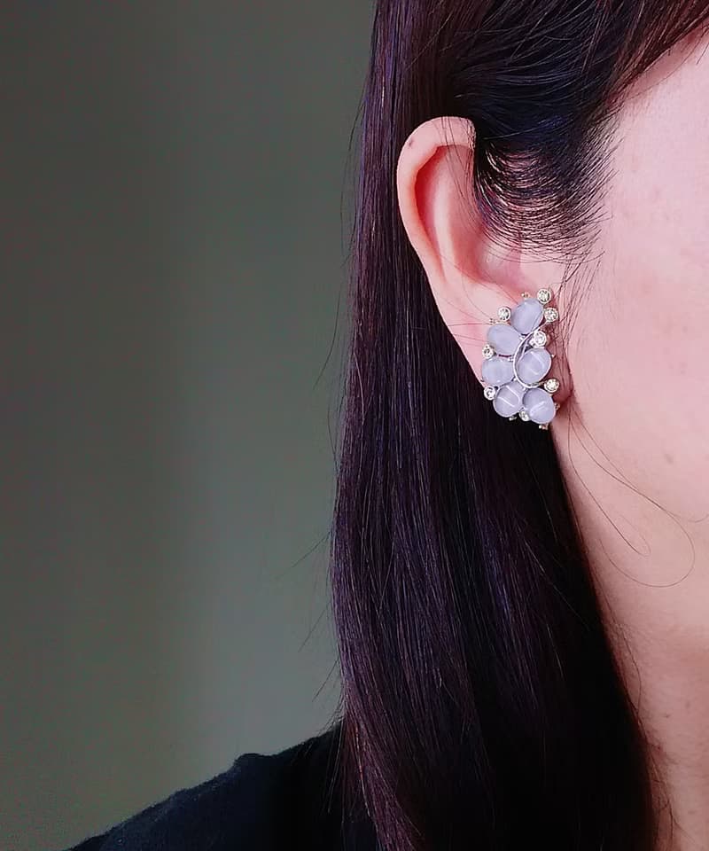 vintage jewelry  典雅葡萄色通透塑料枝葉造型 夾式耳環