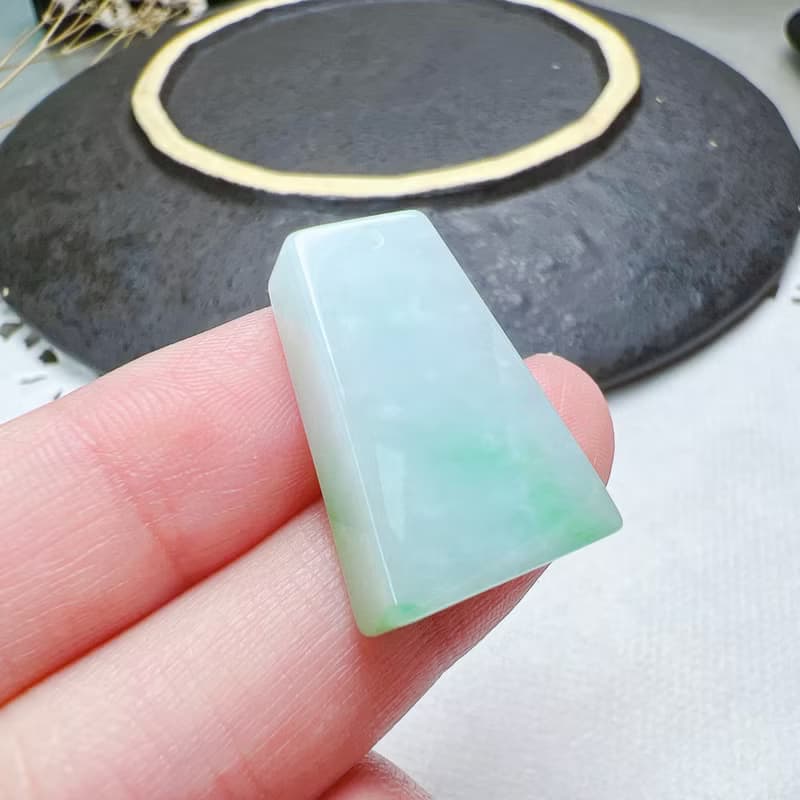 【願‧無事】飄陽綠翡翠無事牌| 天然緬甸玉A貨翡翠 |送禮
