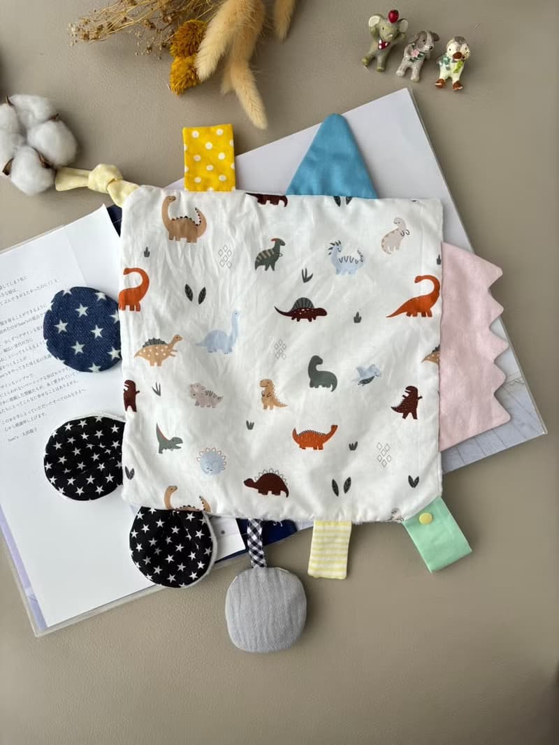 寶寶多功能安撫巾 散步小恐龍 口水巾 新生禮 奶嘴鏈