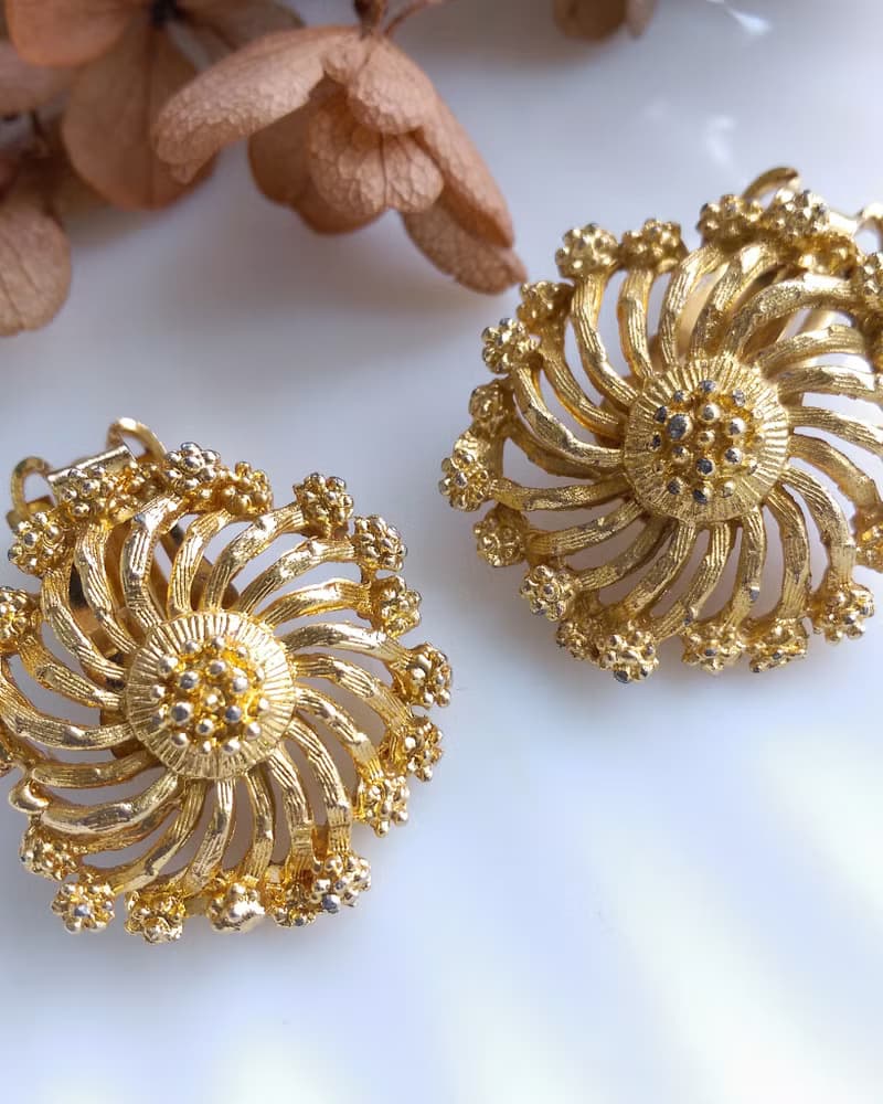 Vintage Jewelry 西洋古董飾品 旋轉太陽花 刷金 夾式耳環