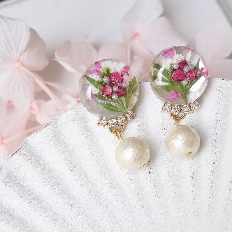 かすみ草の花束jewelryイヤリング