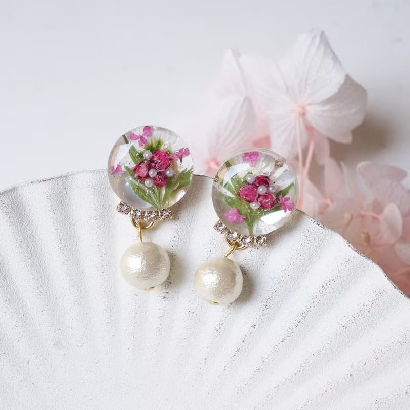 かすみ草の花束jewelryイヤリング