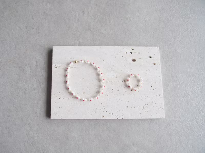 【セット】　ビーズブレスレット&ビーズリング　【　sweet william　】　白と赤のお花　マグネット金具