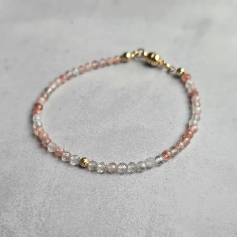 【Japan Handmade】サンストーン ブレスレット　医療用ステンレス　マグネット式　上品で愛らしい輝き