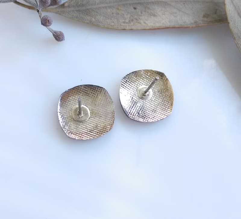 【西洋古董飾品 】早期台灣製 景泰藍-小巧 藍底 小花卉 針式耳環