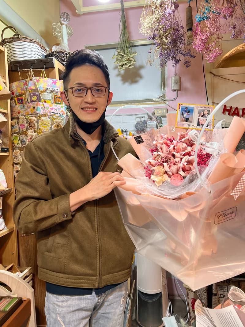 可配合急件_鈔票玫瑰花束 有錢花