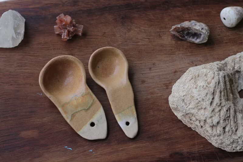 純手捏橘黃色小鳥形象陶瓷湯匙/陶匙(1對)