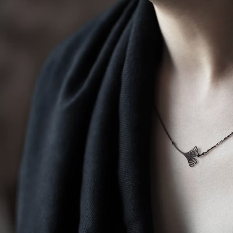 moorigin 銀杏紛飛項鍊 | 醫療鋼・抗過敏・可洗澡・不掉色