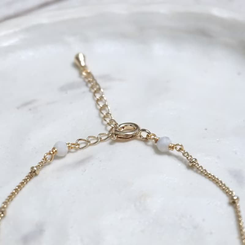 ll 限定特價 ll 閃鑽月光石天然石細手鍊  Moonstone