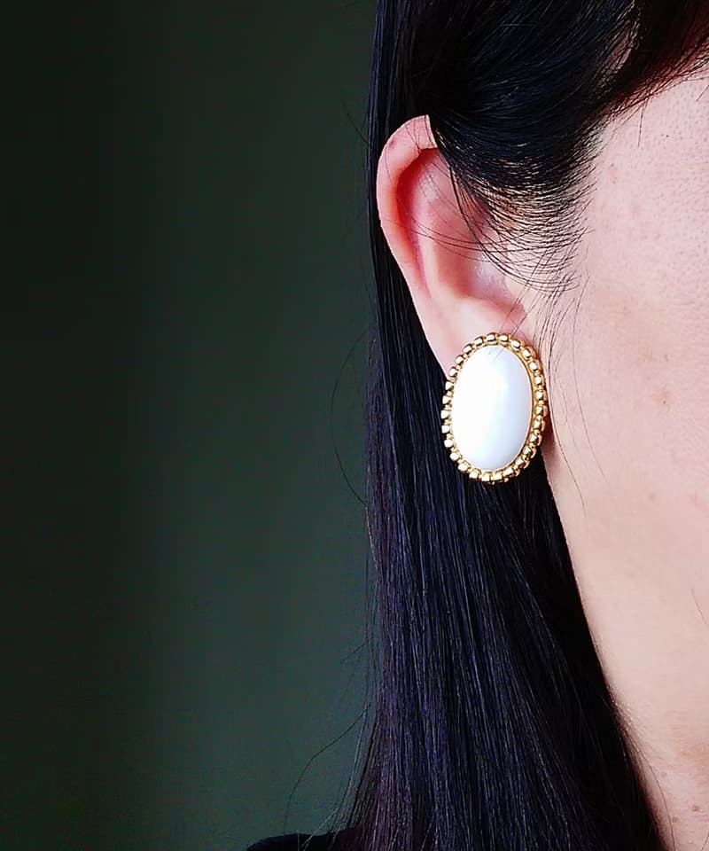 vintage jewelry  Monet 古董框金賽珞珞夾式耳環