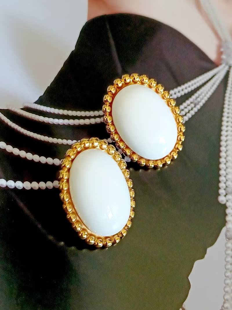 vintage jewelry  Monet 古董框金賽珞珞夾式耳環