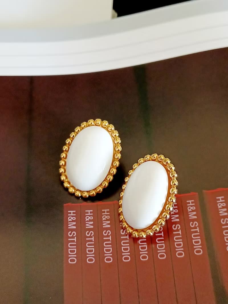 vintage jewelry  Monet 古董框金賽珞珞夾式耳環