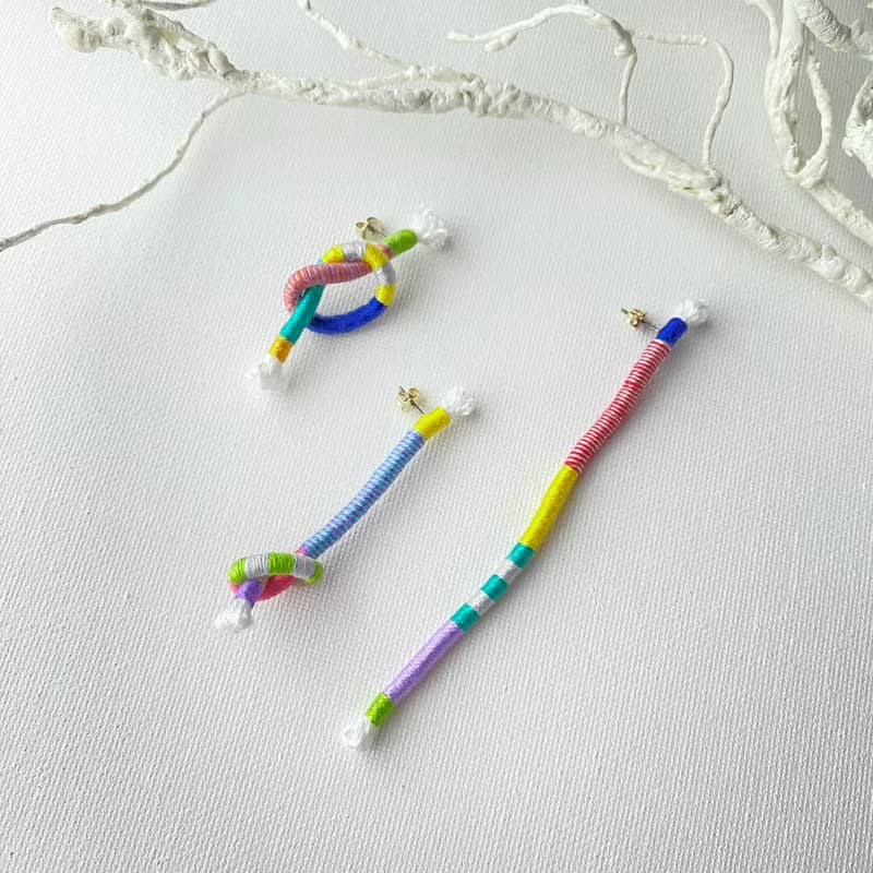 ノット ピアス・イヤリング【ライトグリーン】