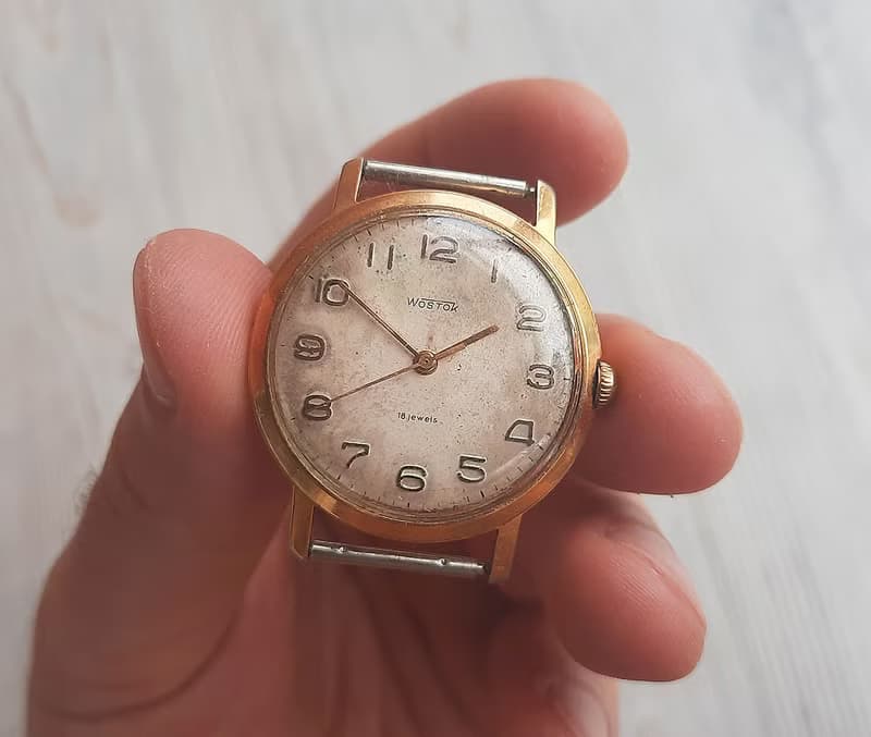 Wostok 18 jewels mechanic mens watch USSR - Soviet wind up wristwatch Vostok