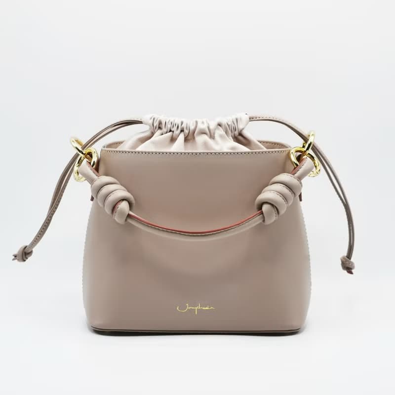 真皮包包 Fuji Bucket Bag 束口袋 / Taupe