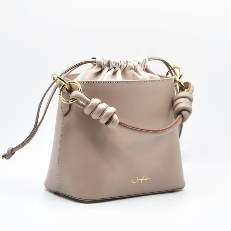 真皮包包 Fuji Bucket Bag 束口袋 / Taupe