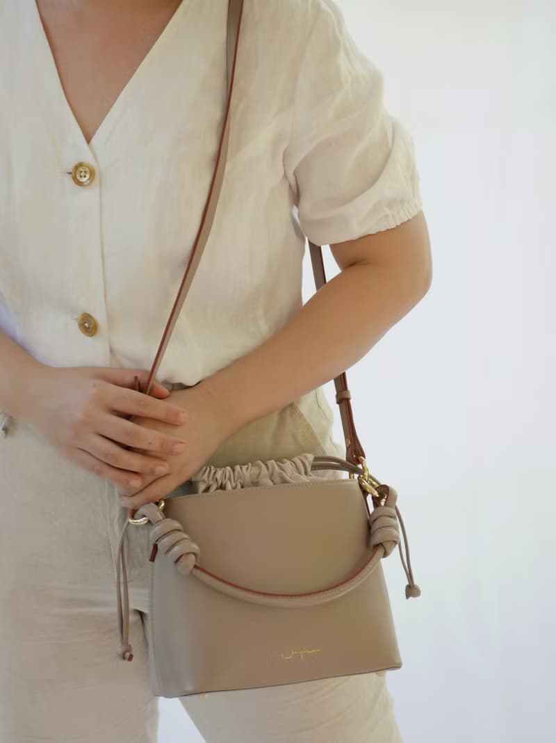 真皮包包 Fuji Bucket Bag 束口袋 / Taupe