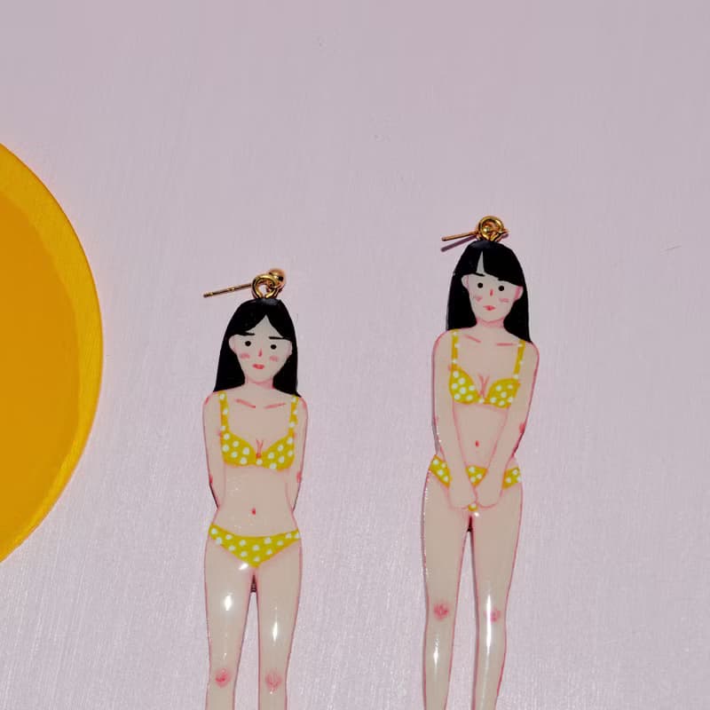 黃色波點比基尼少女 復古浪漫夏日人型耳飾 手繪木製