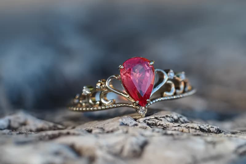 Tiara gold ring with pink tourmaline and diamonds