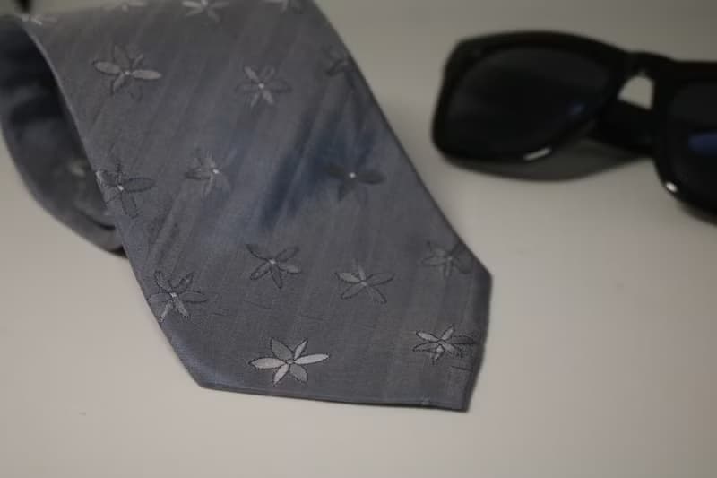 銀色花瓣真絲領帶支持繡字禮盒裝商務領帶