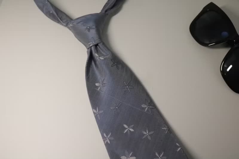 銀色花瓣真絲領帶支持繡字禮盒裝商務領帶