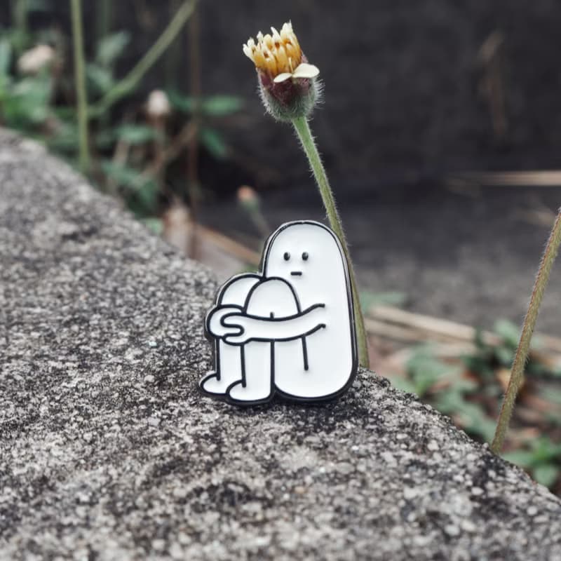 Quiet Enamel Pin – Me time | Gift ideas for introverts | 內向者徽章