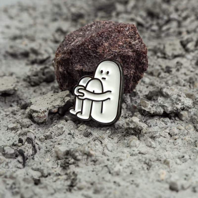 Quiet Enamel Pin – Me time | Gift ideas for introverts | 內向者徽章