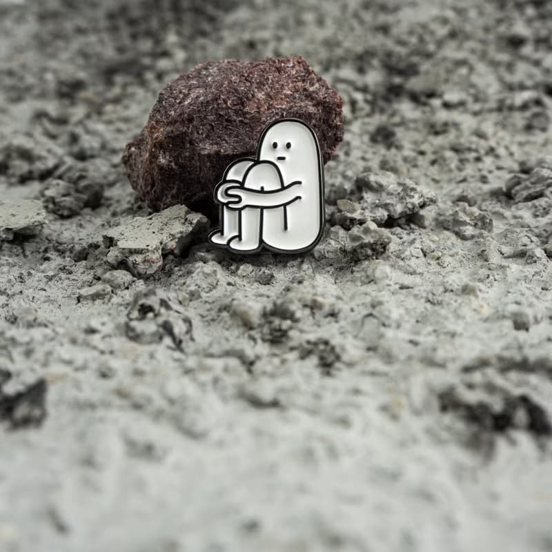 Quiet Enamel Pin – Me time | Gift ideas for introverts | 內向者徽章