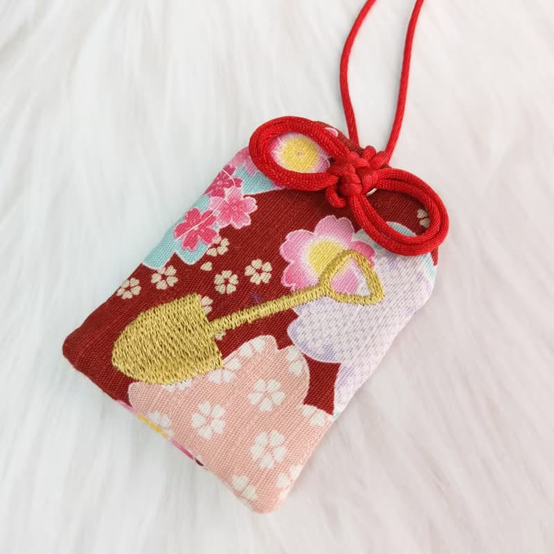 【好孕金鏟子】。結婚禮物2入一組。御守款平安符袋 (可繡名字)