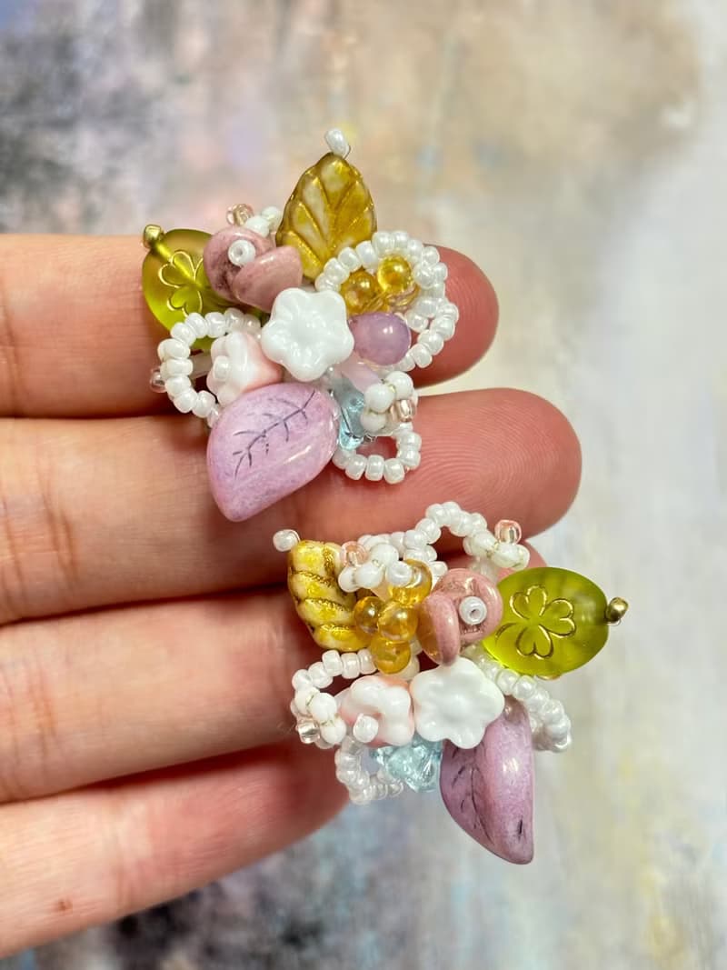 原創花叢耳飾 串珠花朵耳環 手作串珠耳釘 櫻花草