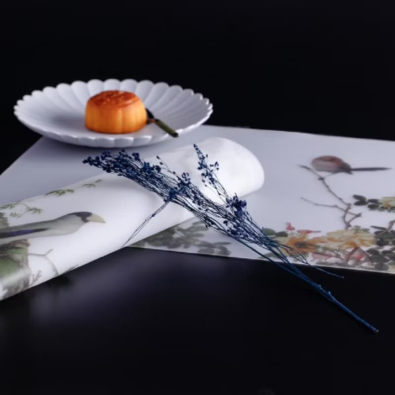 故宮授權 | 仙萼長春冊矽膠餐墊-黃刺蘼魚兒牡丹 (清 郎世寧畫仙