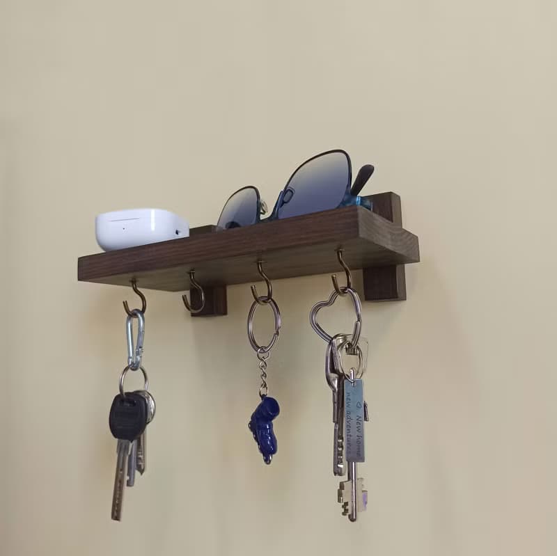 Wooden wall-mounted key holder shelf 20 centimeters, 4 hooks