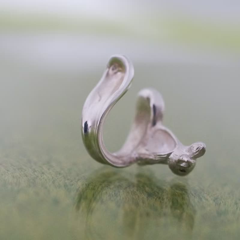 うさぎのイヤーカフ