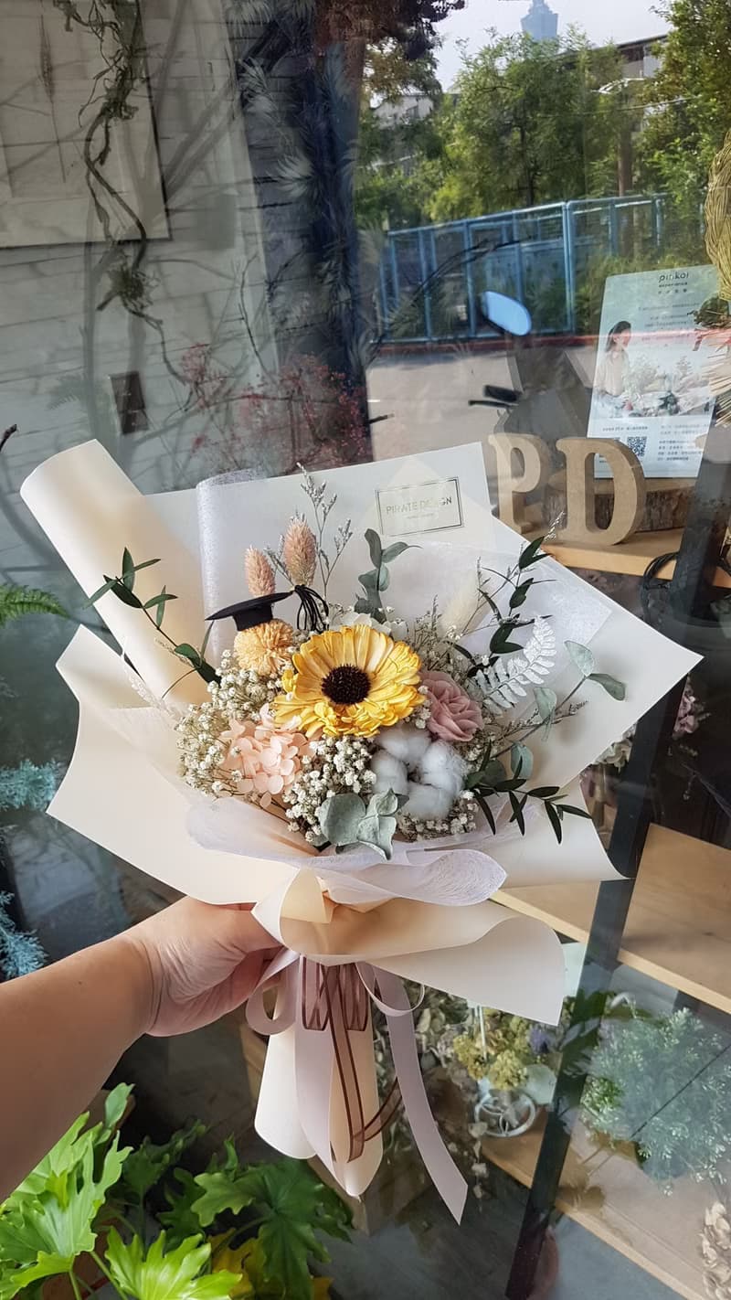 海藏設計│卡洛黃向日葵。畢業花束 /情人節花束/乾燥花束