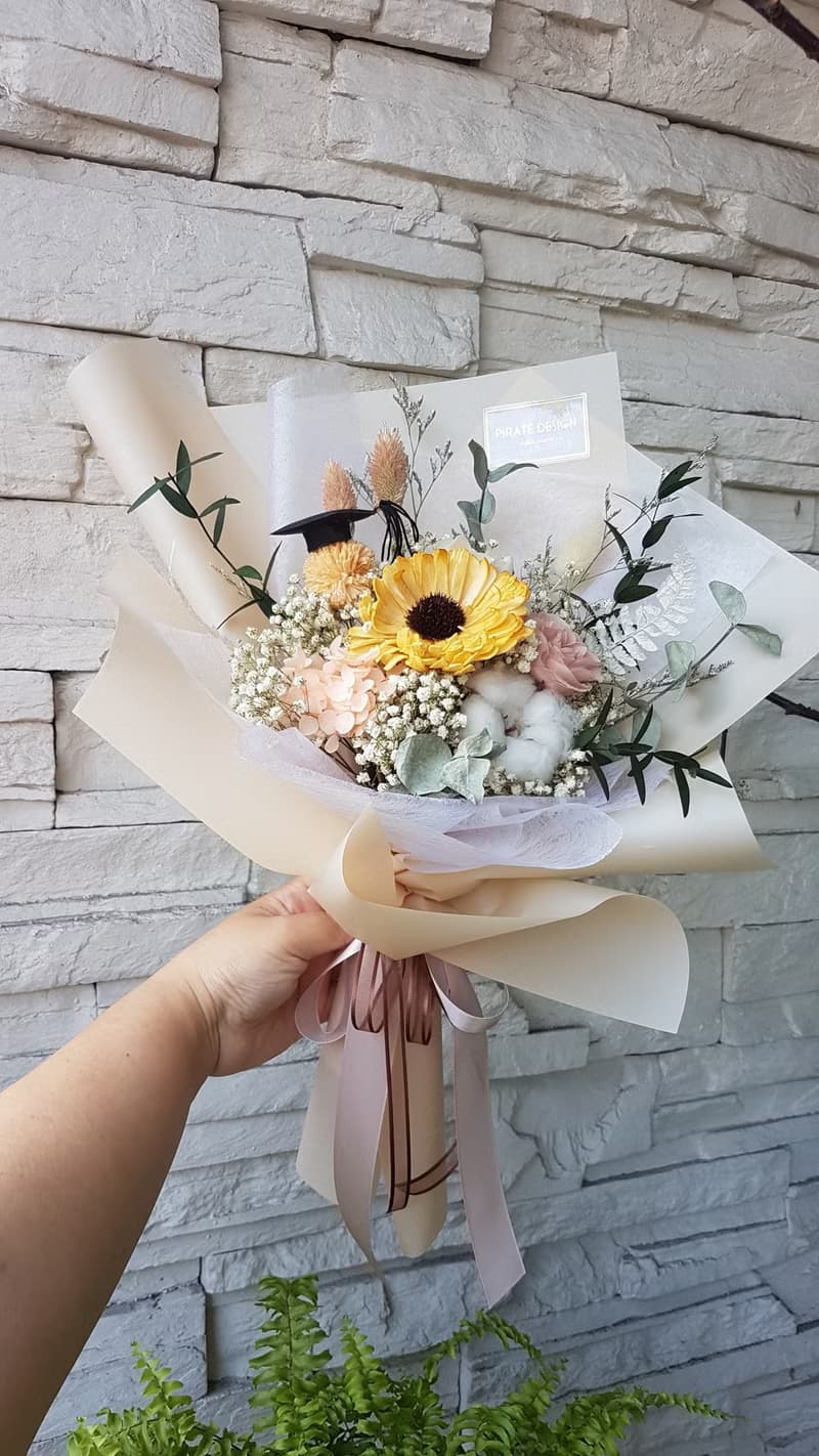 海藏設計│卡洛黃向日葵。畢業花束 /情人節花束/乾燥花束