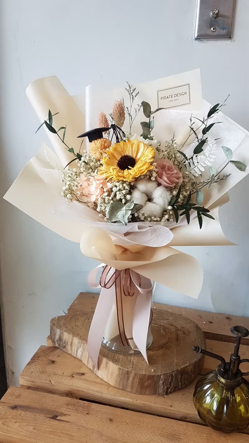 海藏設計│卡洛黃向日葵。畢業花束 /情人節花束/乾燥花束