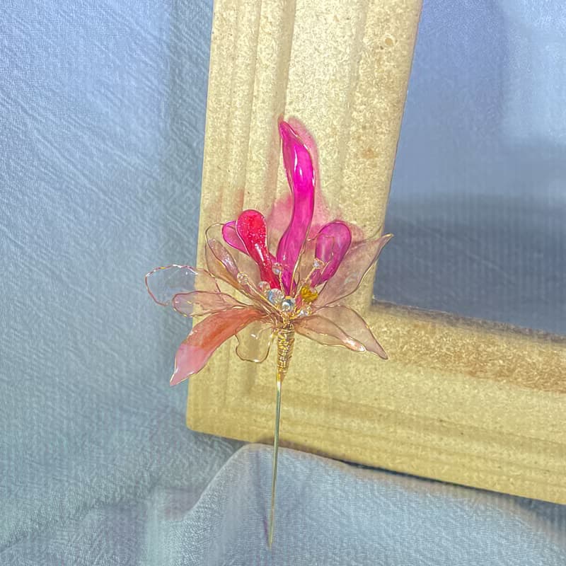 巧遇見心花束-自鎖飾-水晶花胸針-1031