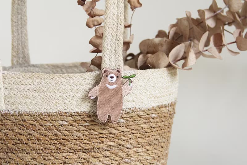 樂洋・Leyan- Forest Party刺繡別針/巧克力熊貝兒