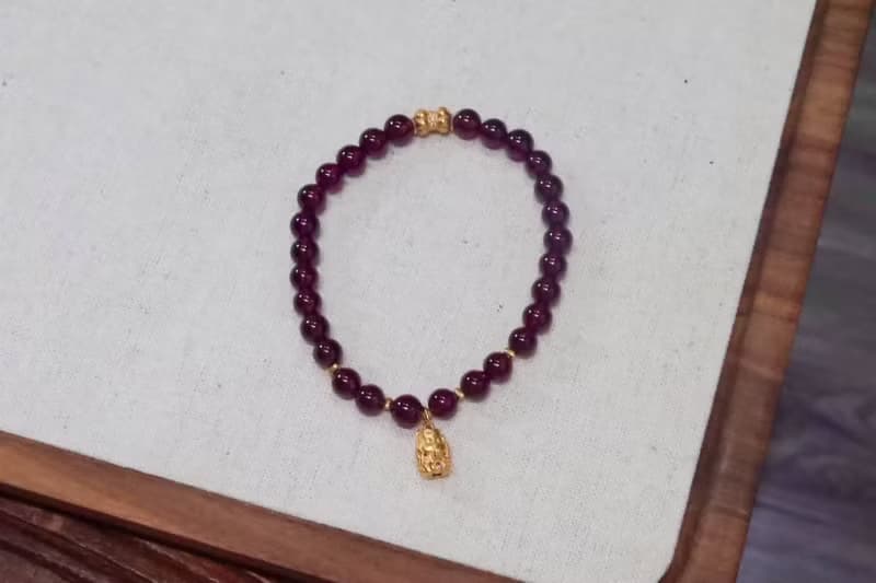 天然紫牙烏石榴石圓珠手鏈6mm搭配並蒂蓮九尾狐 好運連連財源滾滾